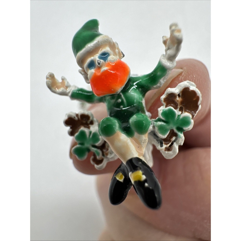 Vintage Leprechaun Shamrock St Patrick Day Green Enamel Clip On Earrings - Picture 3 of 5